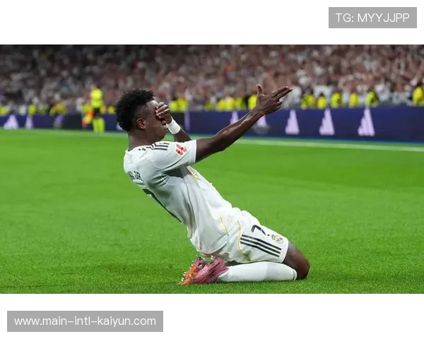 梅斯主场迎战巴黎,脆弱防线面临姆巴佩领衔攻击线考验。